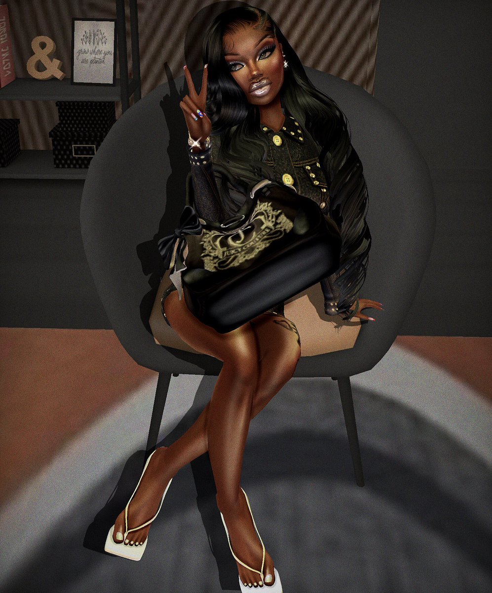 roxyeira's tweet image. Juicy On the Panties; Juicy Couture stuck on the hamstring 🎀