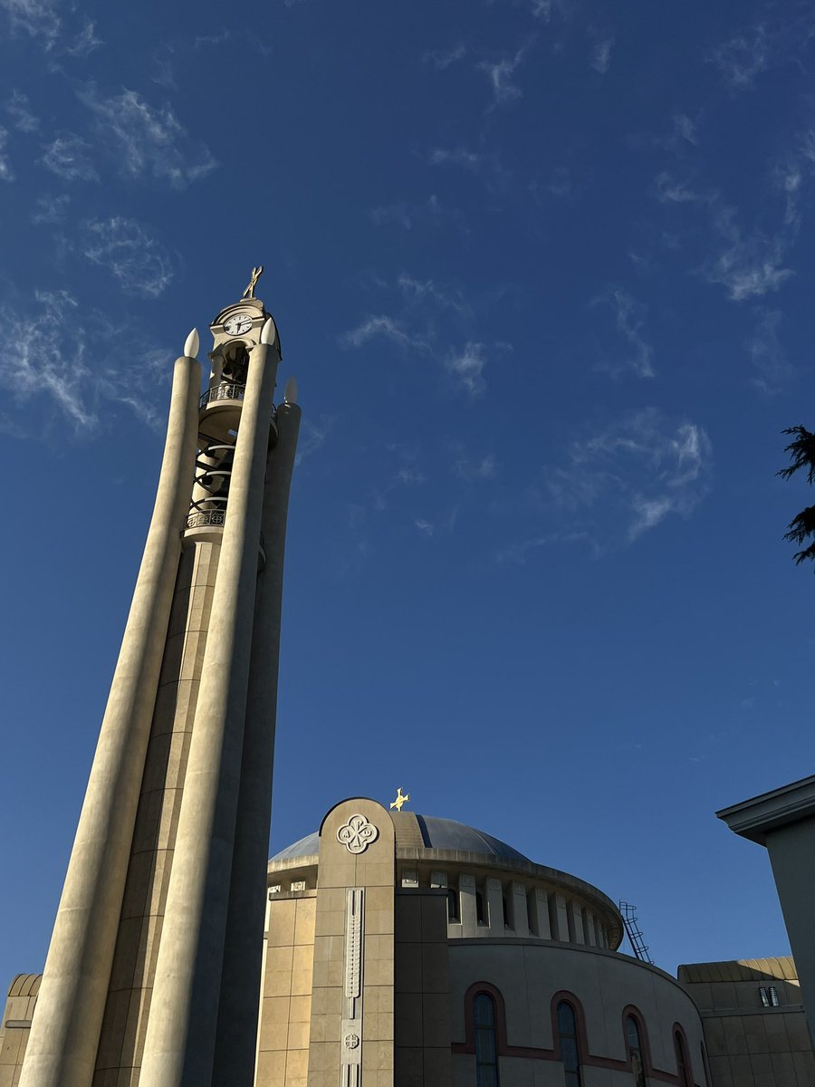 GM 𝕏 champions!🌤️

• Hope is like a flashlight in the dark, showing you the path to success!

• Hope illuminates success.
• Elevate your mood, go outside and touch the living canvas of grass.

☕️🧠🤍