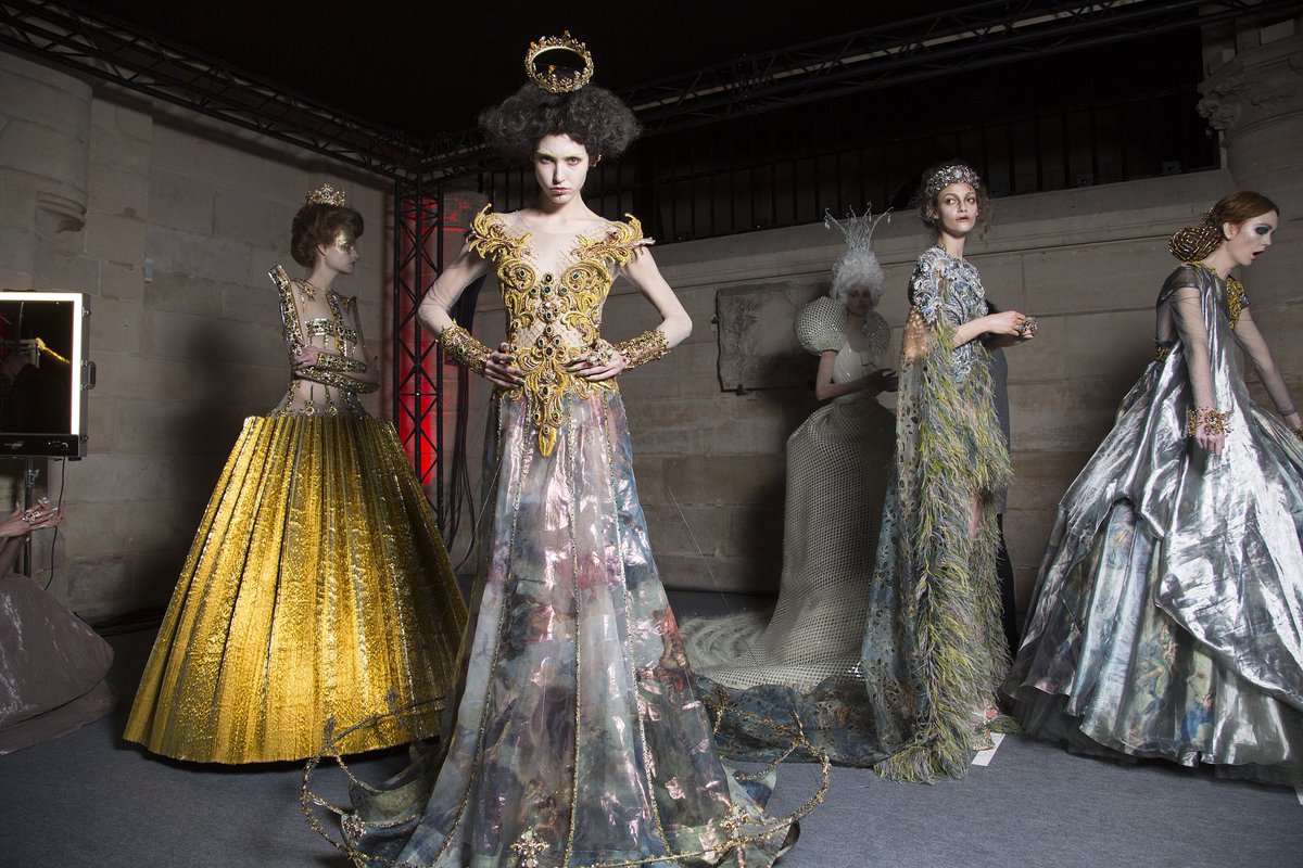 Legend #behindthescenes

#guopei #guopeiparis #couture