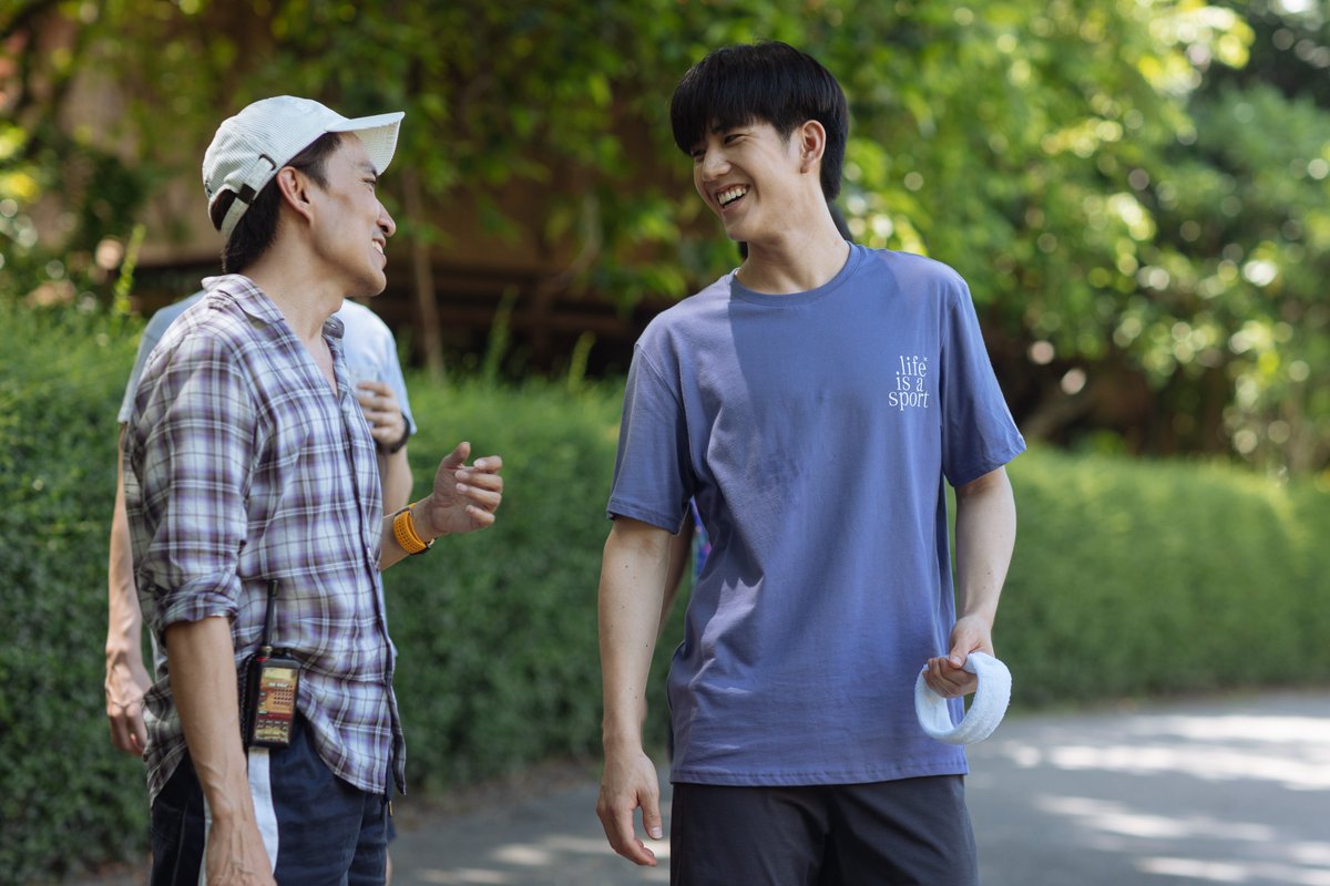 LastTwilightTH's tweet photo. น่ารักเนอะหมอก มองได้ทั้งวันเลยดิ่ 🫣
#LastTwilightSeries 
#GMMTV 
@jimmyyjp_ @Sea_tawinan @backaof https://t.co/sPk4rMG3EN