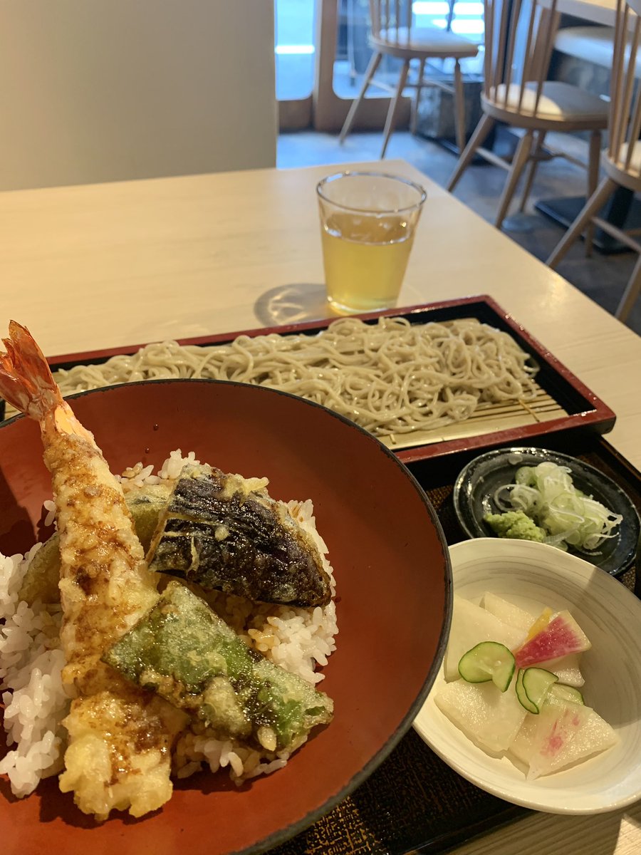 myao_my1's tweet image. #charmyごはん 

時間が大幅に空いたのでお蕎麦を🍵

今回はバックナンバー買いました🙌

#おつかれさまです
#THEBIGISSUE