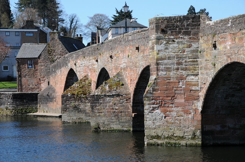 UndisScot's tweet photo. The impressive Devorgilla Bridge crossing the River Nith in Dumfries, one of the oldest standing bridges in Scotland. It was built in its current form to repair or replace a bridge from the 1430s that was partly destroyed in 1620/1. More pics and info: https://t.co/kW9fViec3B https://t.co/rvnUIDhPpc