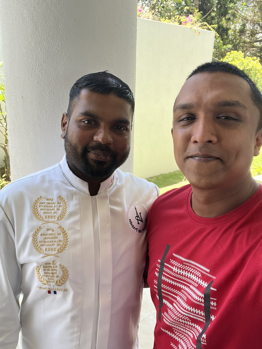 RehanJayawick's tweet photo. Thrilled to have met the award-winning French baker Tharshan Selvarajah in Ahangama!
His expertise in the art of baking is truly inspiring. 🥐🇫🇷
#CulinaryEncounters #BakingMasterclass https://t.co/pRZOTcR3KS