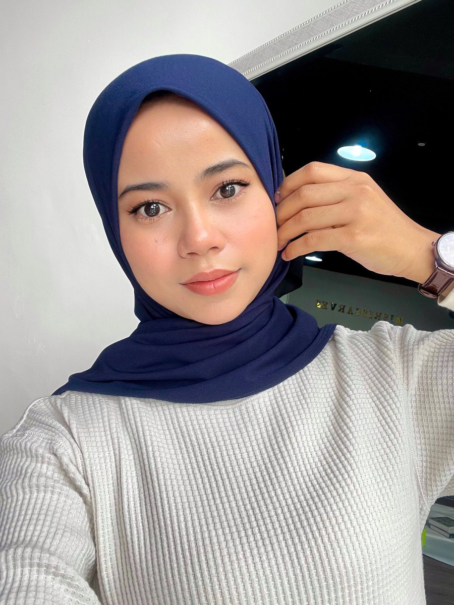 The first sale ever this year for Not Aunty Sarong. Due to lots of demand, 

“Bila misriscarves nak buat sale Not Aunty Sarong?”

From RM39 to RM27. Only for 36 hours. Starts this midnight via all platforms.

LETS BATTLE!!