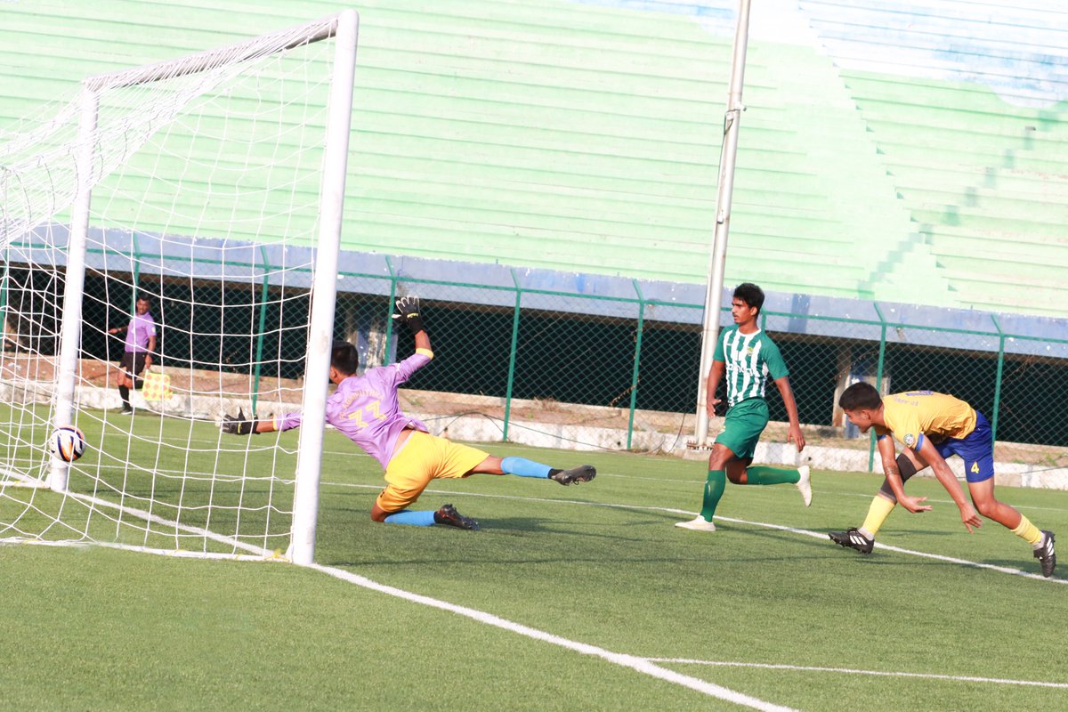 Kickstart_fc's tweet photo. Experience the excitement frozen in time through captivating match photographs as Kickstart FC achieves a dominant victory against FC Agniputhra in the BDFA League! β½πΈπ₯
#indianfootball #kickstartfc #bdfaleague #ksfa #bdfa https://t.co/hhgIsXdxHo