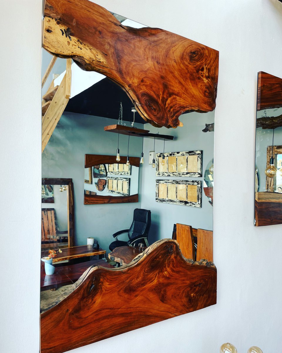 vber_store's tweet photo. NOW AVAILABLE 
Timeless beauty. 
We offer you vintage elegance, 
Mahogany wood

For orders,
WhatsApp/call
+256705523522
Call
+256782155141
#vintage #vintagemirror #kampala #ugandaart #art #rwanda #nairobi #photoframe #fotoframe #buyugandabuilduganda https://t.co/NPOeq6xTvG