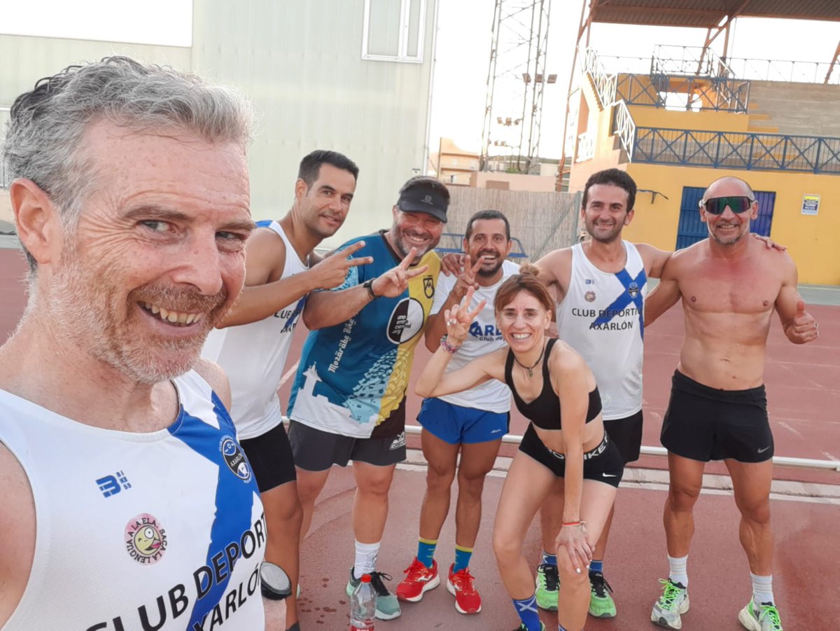 🔵ENTRENOS AXARLÓN🔵
➡️#lunesdetécnica en la playa. 🏖
➡️Travesía Puerto de Motril. 🏊‍♀️🏊‍♂️
➡️#Miercorres de series.🏃‍♂️🏃‍♀️

¡Seguimos sumando! ➕️