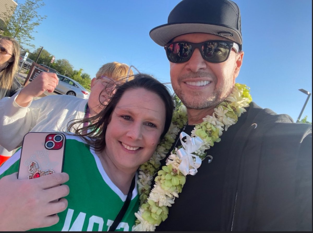Happy Birthday to <a href="/DonnieWahlberg/">Donnie Wahlberg</a> the lovable Leo and kindest man. Have the best day! #donniegirlalways 🧡🧡🧡🧡🧡🎂🎈🎉
