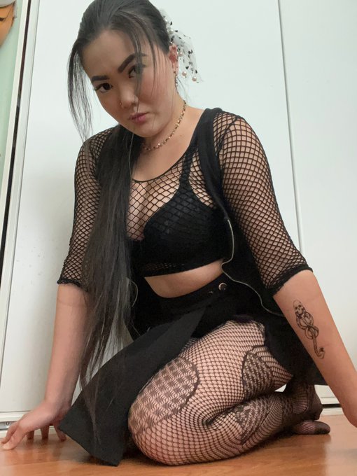 I&rsquo;m a sexy death eater who takes control over your erection and only I get to tell you what to do 😈 So<a href="/tag/brunette"class="tags"><span>#brunette</span></a><a href="/tag/stockings"class="tags"><span>#stockings</span></a><a href="/tag/asianbabe"class="tags"><span>#asianbabe</span></a><a href="/tag/roleplay"class="tags"><span>#roleplay</span></a><a href="/tag/petite"class="tags"><span>#petite</span></a>