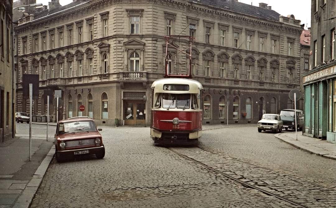 socialismus_eu's tweet photo. #normalizace #socialismus #komunismus #totalita #komunizmus #nostalgie #nesvoboda #cssr #czechoslovakia #czechoslovak #ceskoslovensko #madeinczechoslovakia #Jaktobylodoopravdy #Pametnaroda #prepistedejiny #plzen #1974 #Straßenbahn #villamos #tram #tramvaj #tramvay #elektricka https://t.co/aOZp30mYQn