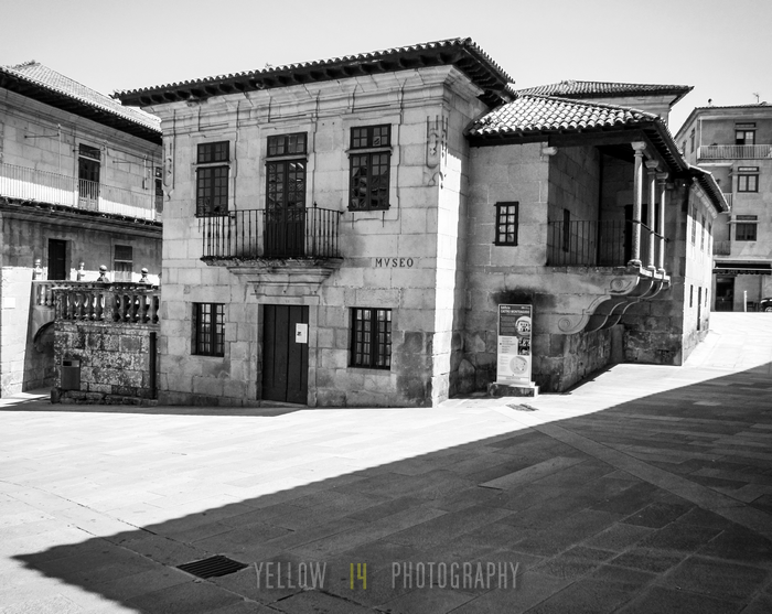 Yellow14Photog1's tweet photo. Views of the Old Town of Pontevedra
More here: https://t.co/fiUw8YMMQz
#galicia #turismogalicia #visitgalicia #travelphotography #sunlightphotography #cityphotography #oldtown #historiccity #romantown #pontevedra #blackandwhite #architecture #zonamonumental #plaza #townsquare https://t.co/G2bG8L5UxC