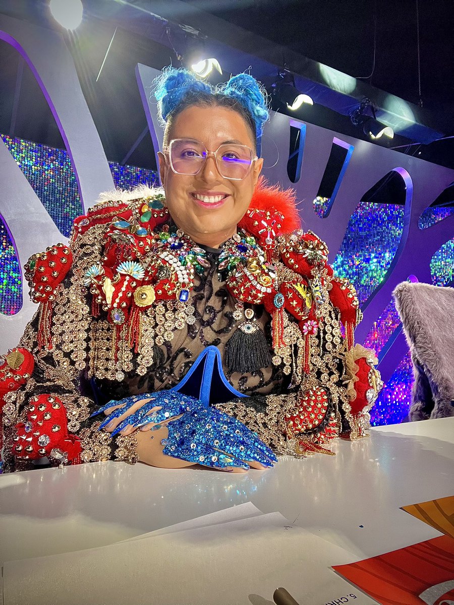 Se sirvió look y comedia amigxs  #DragRaceMx