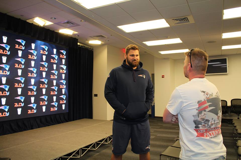 Conversation with @SebVollmer in the Press Conference Room at @GilletteStadium in may 2015. @Fred_Kirsch made that way @Patriots @patsdeutsch #SeaBass ... #ForeverNewEngland 😎🏈