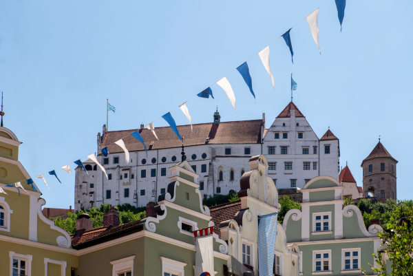 CartagoLive's tweet photo. Von der Landshuter Hochzeit zur digitalen Zukunft: Einblicke in Cartago’s Kundentag

15 Jahre Cartago – das wollten wir feiern. Mit unseren Kunden und Partnern. Wir freuen uns über eine rundum gelungene Veranstaltung. Danke an alle, die mit dabei waren! https://t.co/cnVmcBhFJG