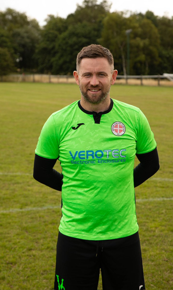 MVCFC1999's tweet photo. MVC Introducing

Name : Tom "Mez" Merriman
Age : 34
Squad Number : 16
Position : Forward
Years with the club : 4
Club you support : Liverpool 
Idol growing up : Steven Gerrard
Favourite ever player : Steven Gerrard
Favourite current player : Mo Salah https://t.co/z7aYKgTDD7