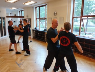 DKwingtsun's tweet photo. Ferien er slut og alle hold er kørende igen! Skønt at se, at I så småt kommer i gang med træning igen.
Husk Chi Sau seminar på søndag kl. 12:00 på Østbanegade.
#WT #WingTsun #7Structura #SetptemStructura #WTScandinavia #WingTsunDanmark #ChiSau https://t.co/DKkWB3VnqF