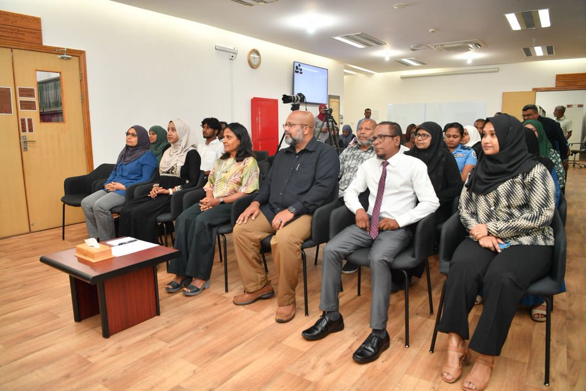presidencymv's tweet photo. Today, First Lady Fazna Ahmed unveiled ‘The Invincible: The Confusion,’ the first book in a trilogy by Anwar Naeem. This work of fiction explores unusual events that occurred in the Maldives and beyond. https://t.co/erDnp70Nnx