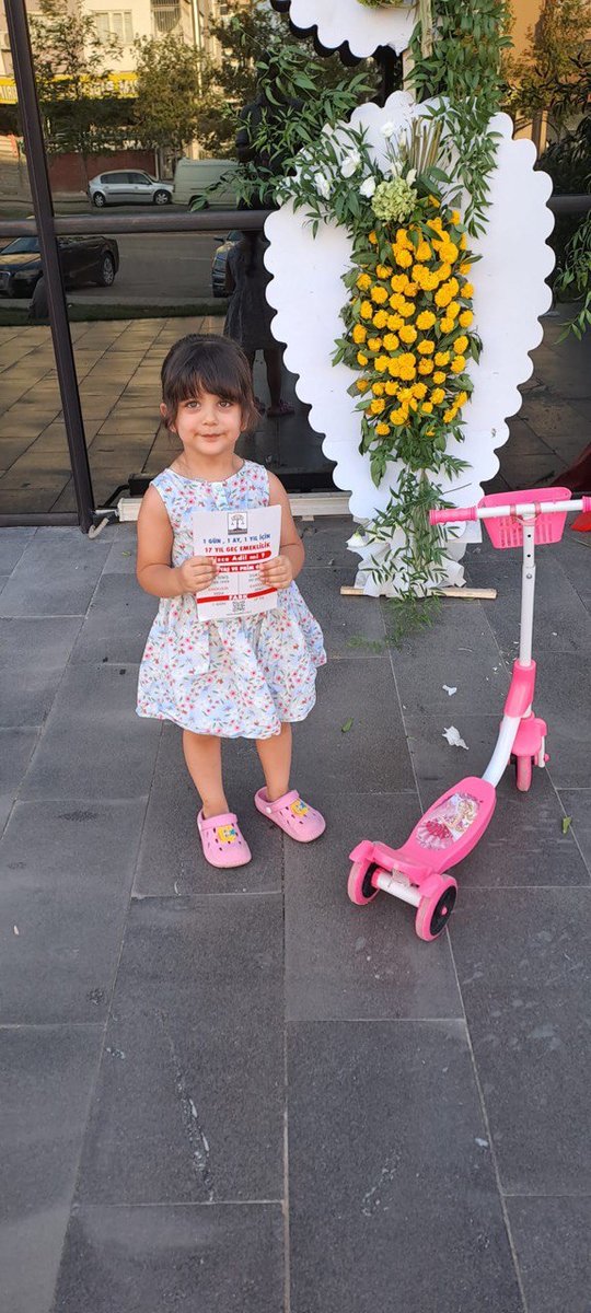 EmadDernegi's tweet photo. Emadder durmuyor durmayacak ….

Sahada canla başla çalışan bu davaya sahip çıkan arkadaşlarımız 
Karaman yöneticimiz Handan hanıma @Handan5271 
Gaziantep yöneticimiz İskender Bey @Donmez1Iskender ve dünyalar tatlısı kızına 
Giresun İl Temsilcimiz Mustafa Beye @Mustafa28GRSN82 çok teşekkür ederiz. 

Bu haklı davamızda derdimizi TC sınırları içinde duymayan tek kişi kalmayana kadar anlatmaya devam edeceğiz.
Kimse bir şöhret, bir ego peşinde değil. Bizim hepimizin kalbi aynı anda, aynı hislerle  acıdı.

EMAD-DER tüm Türkiye’de tek yürek.

İzlemeye devam edin

#Emad2000Ler