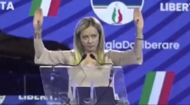 M49liberorso's tweet photo. In campagna elettorale prometti di togliere le #accise della benzina per abbassarne il prezzo, una volta al governo rimetti le accise tolte dal governo precedente e il prezzo della #benzina vola alle stelle
 
Questa è Performance https://t.co/IeYAxyfKl5
