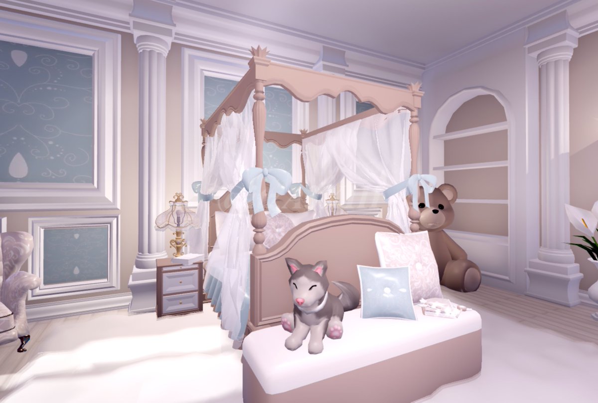 itzA3XIII's tweet photo. 🔱"𝐀 𝐃𝐨𝐫𝐦 𝐟𝐢𝐭 𝐟𝐨𝐫 𝐑𝐨𝐲𝐚𝐥𝐭𝐲" 1/2
the complete version!

I have finally finished furnishing my dorm along with the other side! other photos will be sent!<3

#royalehigh #royalehighnewschool #royalehighnewcampus #royalehighcampus3 #royalehighphase5 #royalehighdorms https://t.co/OzUXm4sTTk