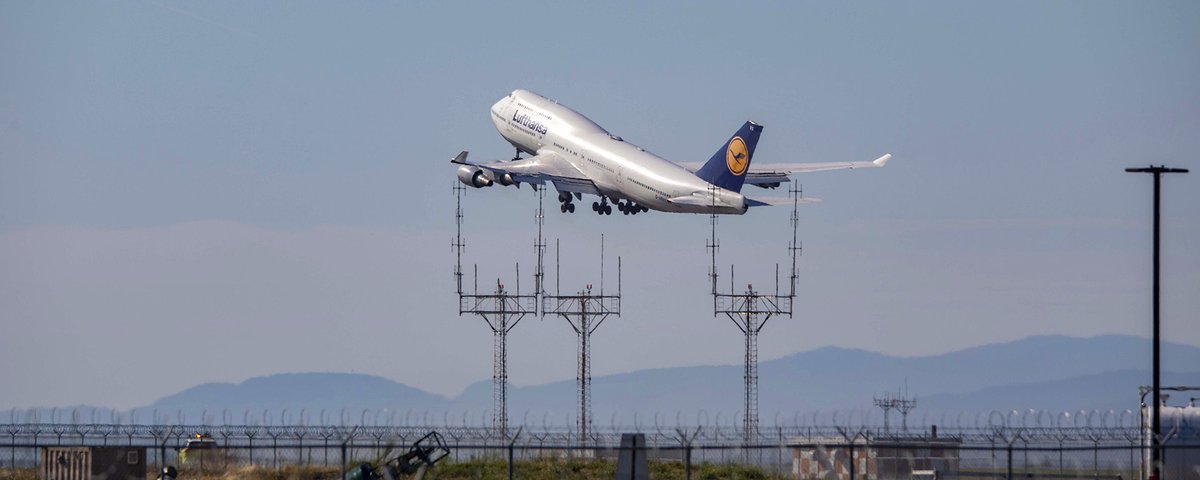 Kent_YVR's tweet photo. .@lufthansa @BoeingAirplanes #747 departure @yvrairport 😎 #yvrspotters #avgeek #Vancouver #QOTS #DABVM https://t.co/mlEVfxs4iA