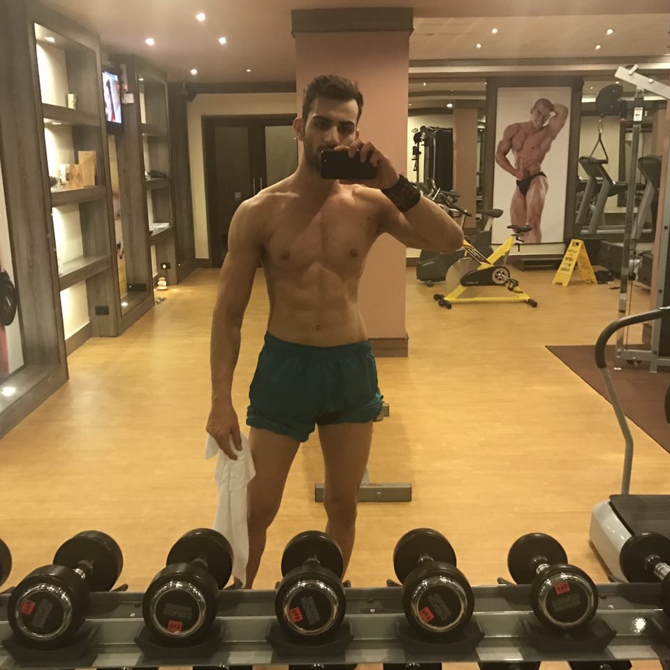 alikan133's tweet photo. باشگاه اصلش ۷ صبحه 😎 https://t.co/jhz1YpoxSy