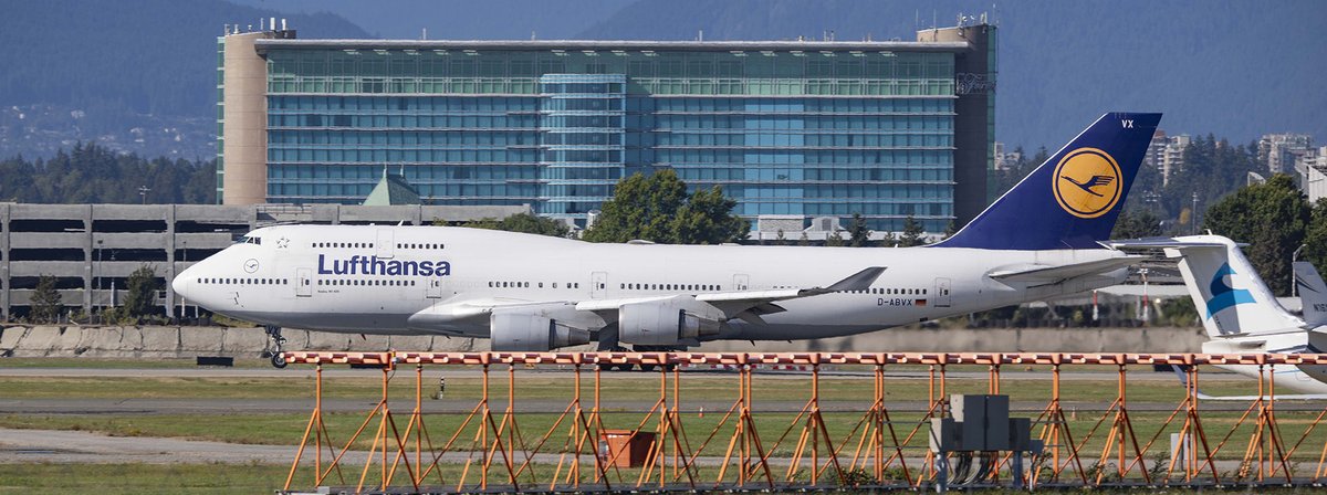 Kent_YVR's tweet photo. .@lufthansa @BoeingAirplanes #747 departure @yvrairport 😎 #yvrspotters #avgeek #Vancouver #QOTS #DABVM https://t.co/mlEVfxs4iA