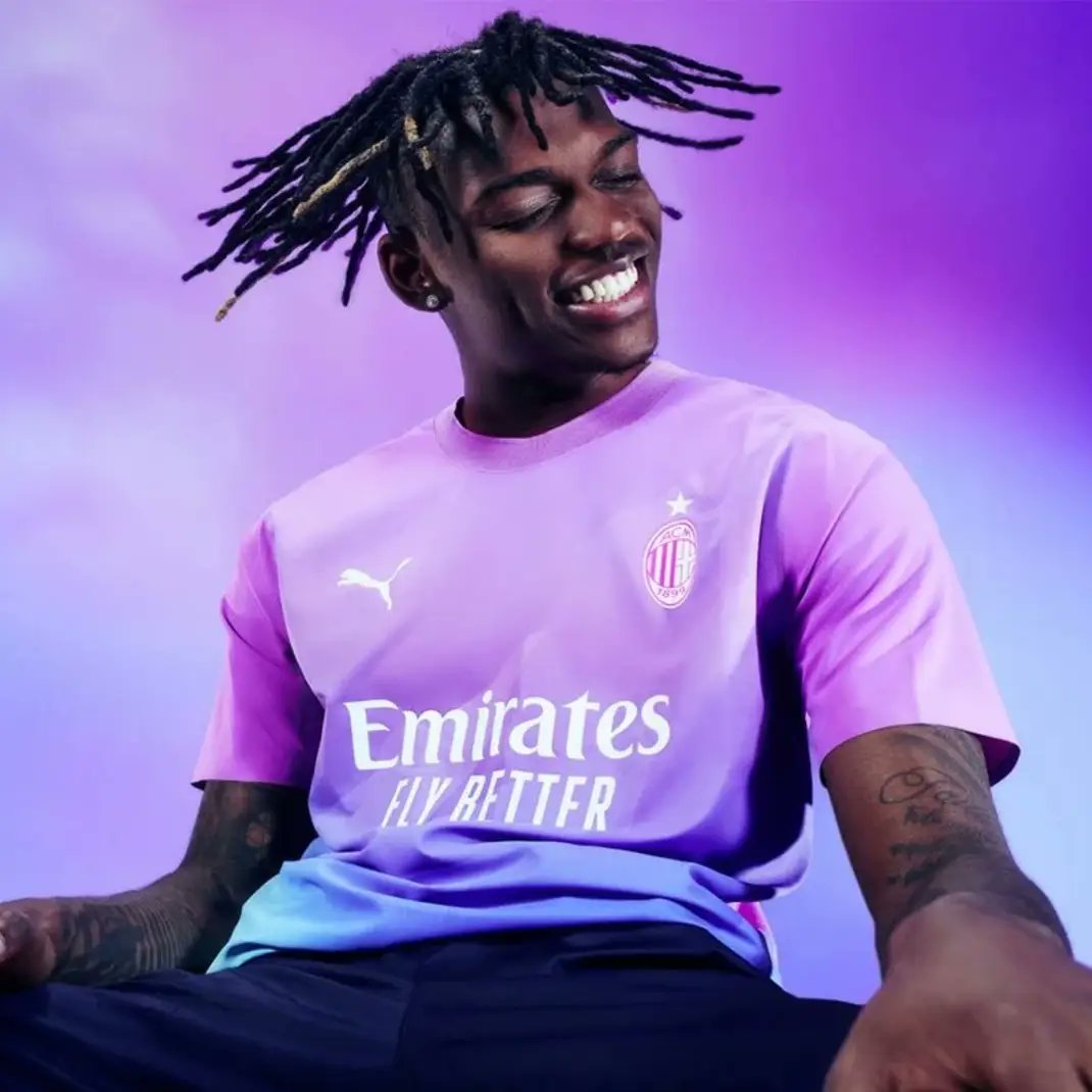 CabineSport's tweet photo. O novo terceiro equipamento do Milan 💜 https://t.co/5Q4opHkHer