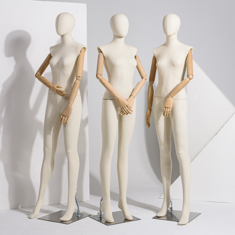 Fabric mannequins X Plastic body #substainability

#mannequin #retaidesign #vm #visualdesign #windowdispaly #visualmachandising #fashiontrend #childmodel #shopdisplay #maledummy #sustainablefashion #fabricmannequin