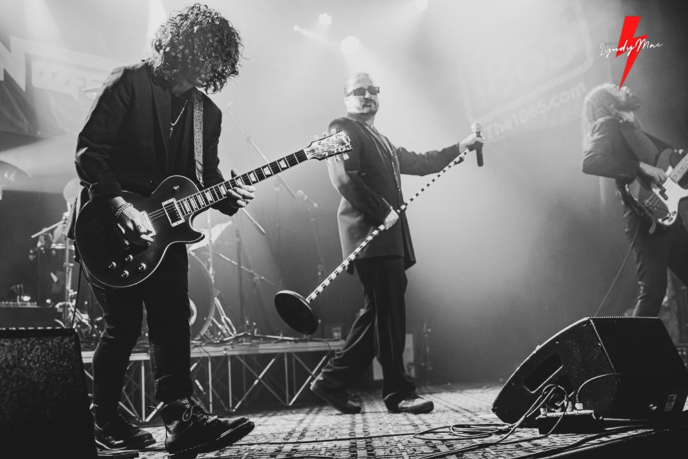 LyndaMcKennaPh1's tweet photo. Well and truely Vambo’d ❤️🖤❤️
What a voice, stage presence and fantastic sound from these at #nozfestival in #Southampton
@vamboofficial
#livemusic #lyndymacphotos #vambo #festival #festivals #rockmusic #livemusicphotographer https://t.co/okUR1ivUSd