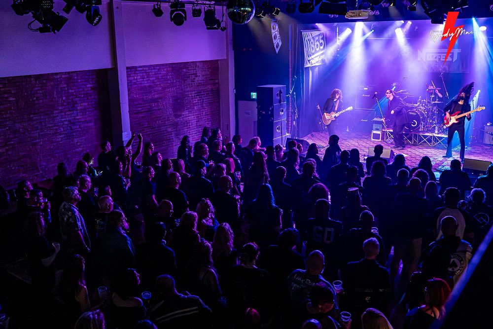LyndaMcKennaPh1's tweet photo. Well and truely Vambo’d ❤️🖤❤️
What a voice, stage presence and fantastic sound from these at #nozfestival in #Southampton
@vamboofficial
#livemusic #lyndymacphotos #vambo #festival #festivals #rockmusic #livemusicphotographer https://t.co/okUR1ivUSd