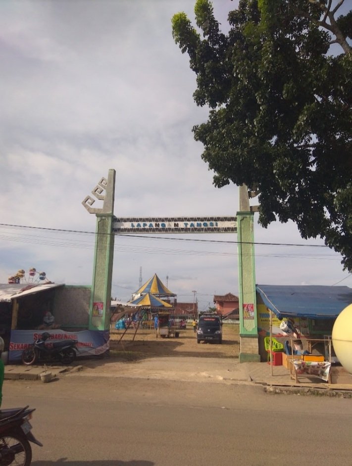 Lapangan tangsi talangpdang punya siapa,,,knpa buat upacara hari kemerdekaan gk bisa,, tpi buat pasar malam bisa ya Allah th ini sedih upacara smpe menumpang di smkn 1 talangpadang,,, ada apa dg talangpadang Tanggamus Lampungku🥺🥺