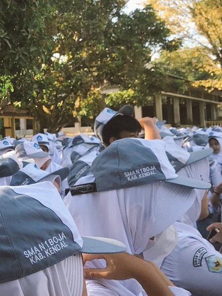 kerorokri's tweet photo. upacara 17an terakhir di skul🤓 https://t.co/sSe7jxw5il