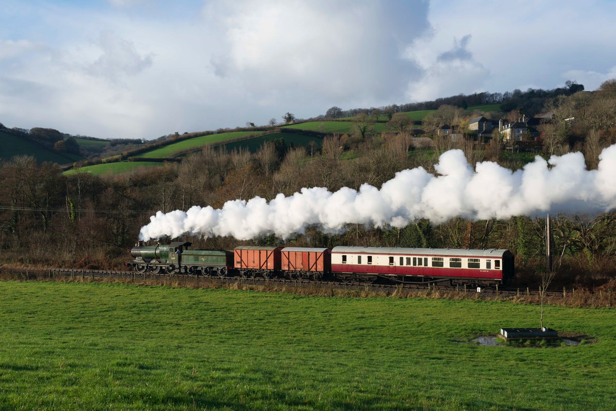 We really enjoy photo charters on the railway. This is a lovely image, evocative of the #1950s, by Neil Cave of Timeline Events of 3205 on a mixed train at Caddaford #steam #railways #Devon #VisitDevon #heritage #ThrowbackThursday