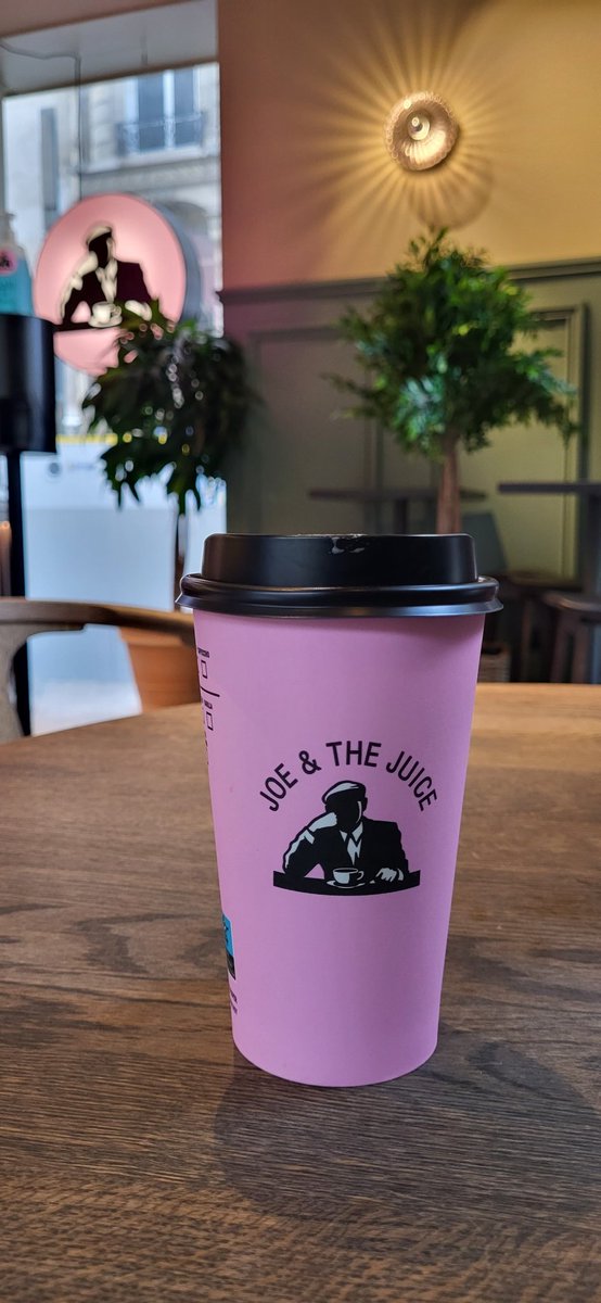Coffee à Paris dans la semaine🤩
#coffee #Paris #Joethejuice