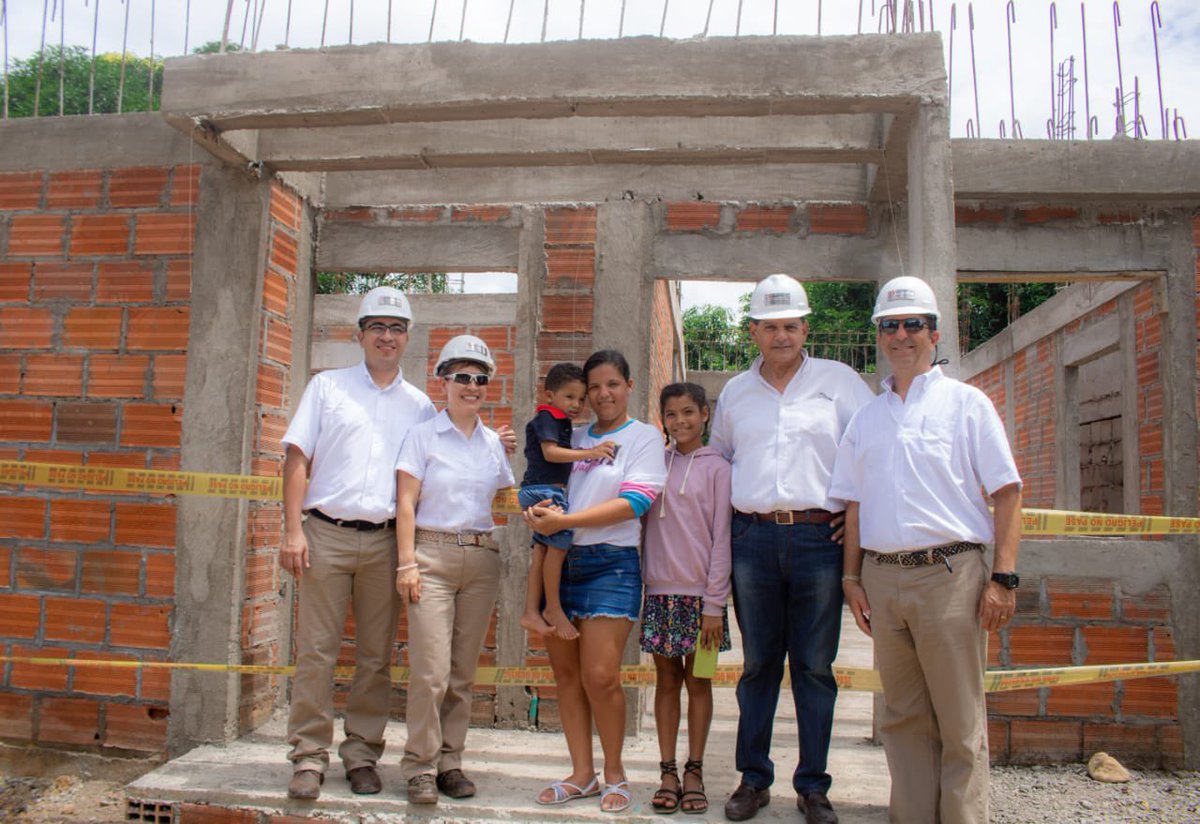 fello_arca's tweet photo. Ayer @DrummondLtdCo, los miembros del comité de adjudicación, interventoria y veedurías ciudadanas realizó seguimiento al avance de los proyectos de Alto impacto - viviendas en sitio propio- que se ejecutan en los municipios de La Jagua y Chiriguana. https://t.co/7mZcdY6E7a
