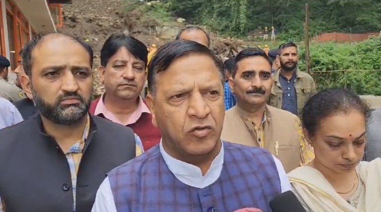 samacharfirst's tweet image. प्रधानमंत्री ग्राम सड़क योजना के अंतर्गत हिमाचल को 2643.01 करोड़ की राशि स्वीकृत, केंद्र का किया धन्यवाद: बिंदल

#SamacharFirst #DrRajeevBindal #Shimla #HimachalPradeshNews