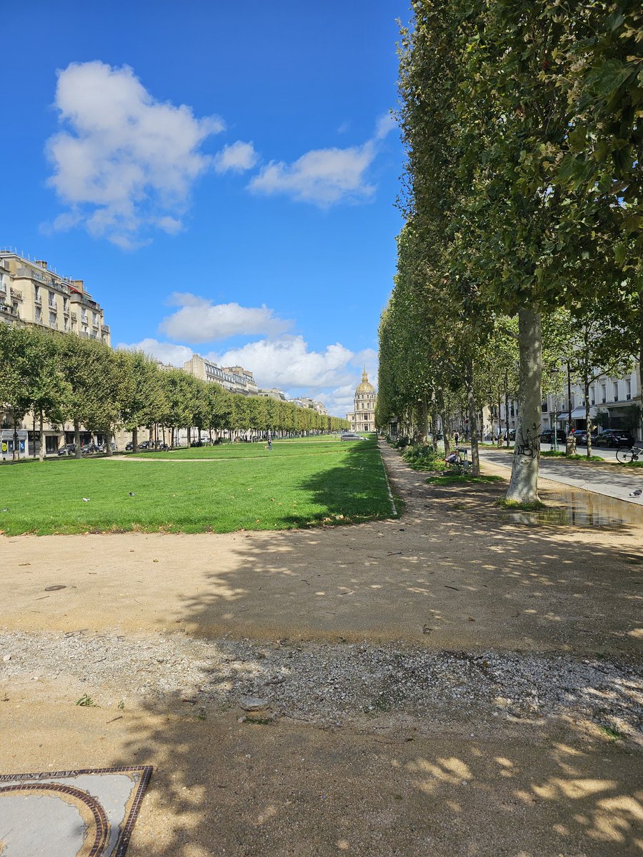 Paris pendant le moi d'août, C'est vraiment calme😅