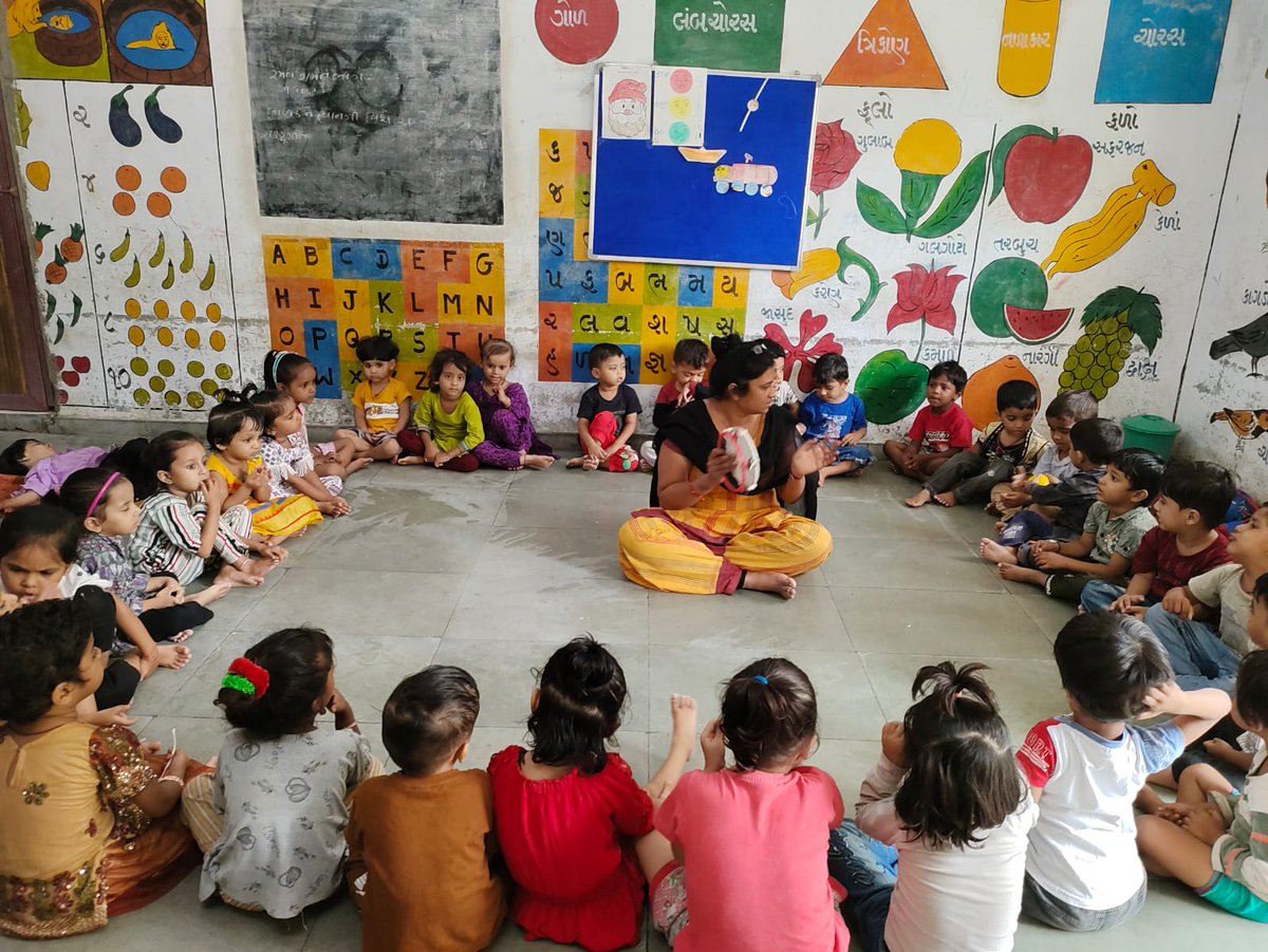 વડોદરા મહાનગર પાલિકા આઇસીડીએસ સંચાલિત ઘટક ૦૧ ના આંગણવાડી કેન્દ્ર માં થીમ આધારિત વિવિધ પ્રવૃતિ કરાવવામાં આવેલ