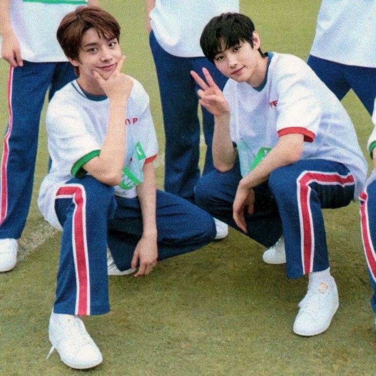 jwhundred_'s tweet photo. 📢มาแล้ววว~  ฟอร์มจองเสื้อ EN T-Shirt    

ใครอยากได้ฟีลใส่เสื้อคู่กับเมน☺️

 กดจองที่ลิ้งค์ได้เลย 👇🏻👇🏻
https://t.co/Mr94qAkSVq…

#ตลาดนัดเอนจีน #ตลาดนัดenhypen #ตลาดนัดengene #ตลาดนัดเอนไฮเพน #ENHYPEN #HEESEUNG #JAY #NIKI #JUNGWON #SUNGHOON
#SUNOO #JAKE https://t.co/dSih0w0dS3