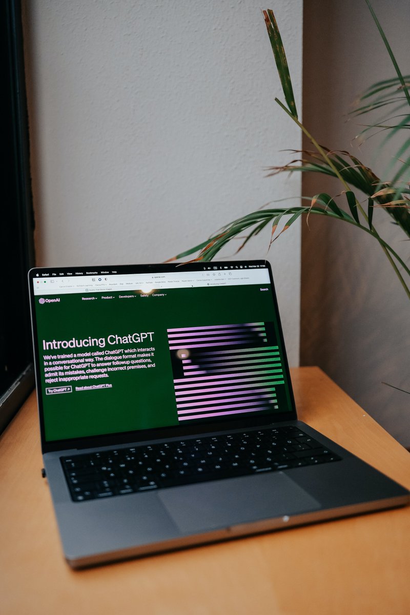 NitinChandure's tweet photo. Generative AI models like OpenAI's ChatGPT & Google's BARD chatbot help users generate text & code, perform translations, analyze images, make predictions & summaries, & access data sources.
Source:https://t.co/wv9tCUPkt3
#GreytrixAME #ChatGPT #BARDChatbot #AI @GreytrixAfrica https://t.co/yixPV5vbzo