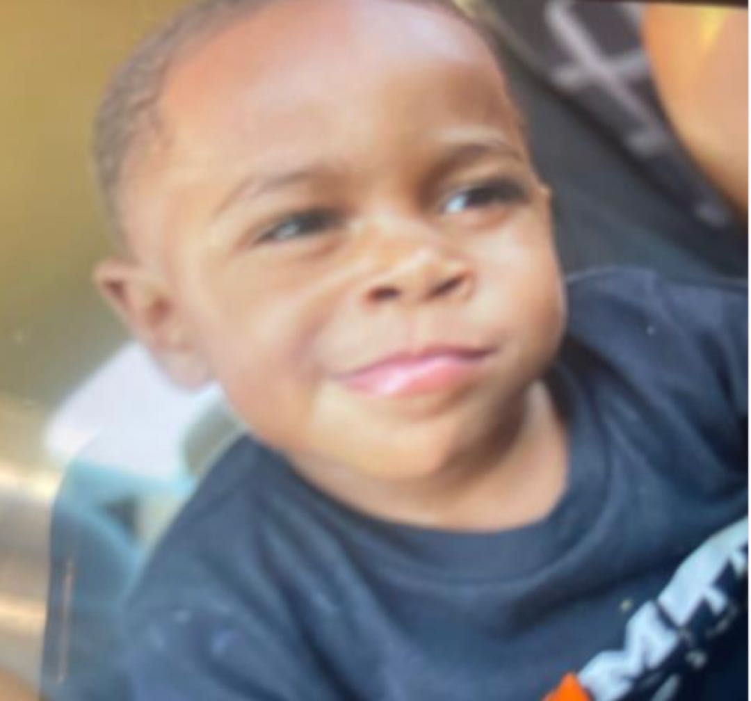 DeKalbCountyPD's tweet image. Please help us find 2-year-old Josiah Mitchell who was kidnapped at last night around 11:23p.m. near the 3300 block of Flat Shoals Road. Anyone with information is urged to call 911 or 770-724-7850. We will provide updates as soon as we can.