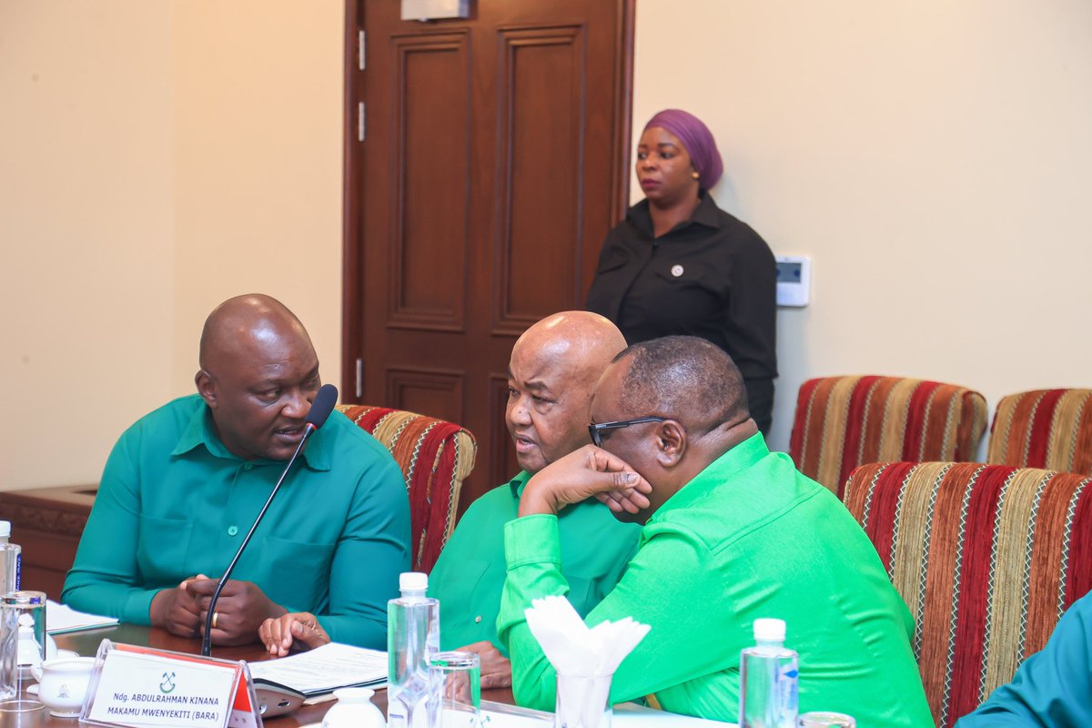 ccm_tanzania's tweet photo. Mwenyekiti wa CCM na Rais wa Jamhuri ya Muungano wa Tanzania Ndugu Dkt. @SuluhuSamia leo tarehe 17 Agosti 2023 ameongoza Kikao Maalum cha Kamati Kuu ya Halmashauri Kuu ya CCM ya Taifa kilichofanyika Ikulu ya Chamwino jijini Dodoma.

#CCMImara
#KaziIendelee https://t.co/8P56rL3jBN