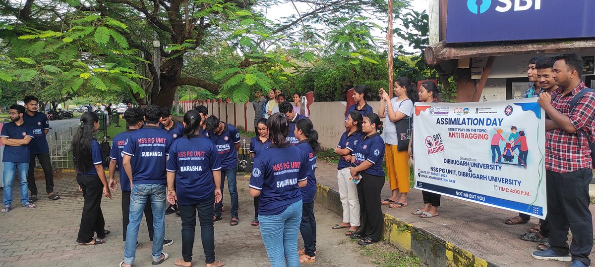 nss_dupg_unit's tweet photo. NSS PG Unit Dibrugarh University organized a Street play on Ragging free campus as a Part of Assimilation Week on 17.08.2023. @DibruUniv @NSSCellDU @_NSSIndia @CMOfficeAssam @ranojpeguassam @nss_rdguwahati @EduMinOfIndia @ugc_india https://t.co/mMQO8LqhJW