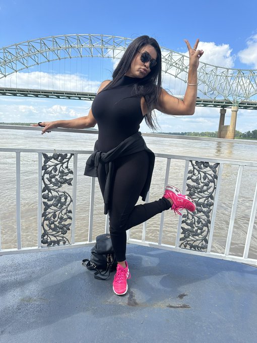 Breathe if Im your favorite. ThankYou😘✌🏽 https://t.co/YWzbBDpkfE<a href="/tag/fla"class="tags"><span>#fla</span></a>