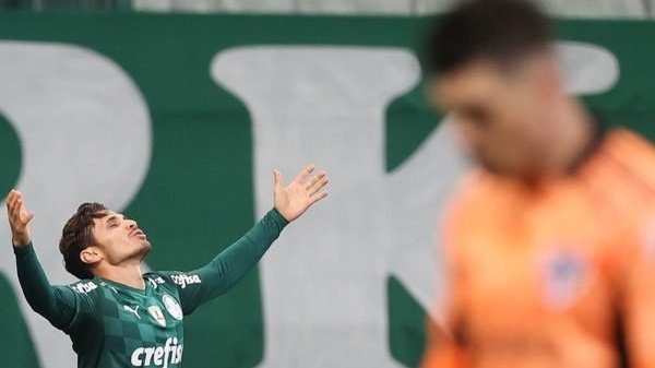 corneta_1914_'s tweet photo. Há exatos 2 anos, o Palmeiras MASSACRAVA o São Paulo em noite de Libertadores. 

Palmeiras 3x0 São Paulo. 
Gols de R. Veiga, Dudu e Patrick de Paula! ⚽️ https://t.co/UWicb9AeaR