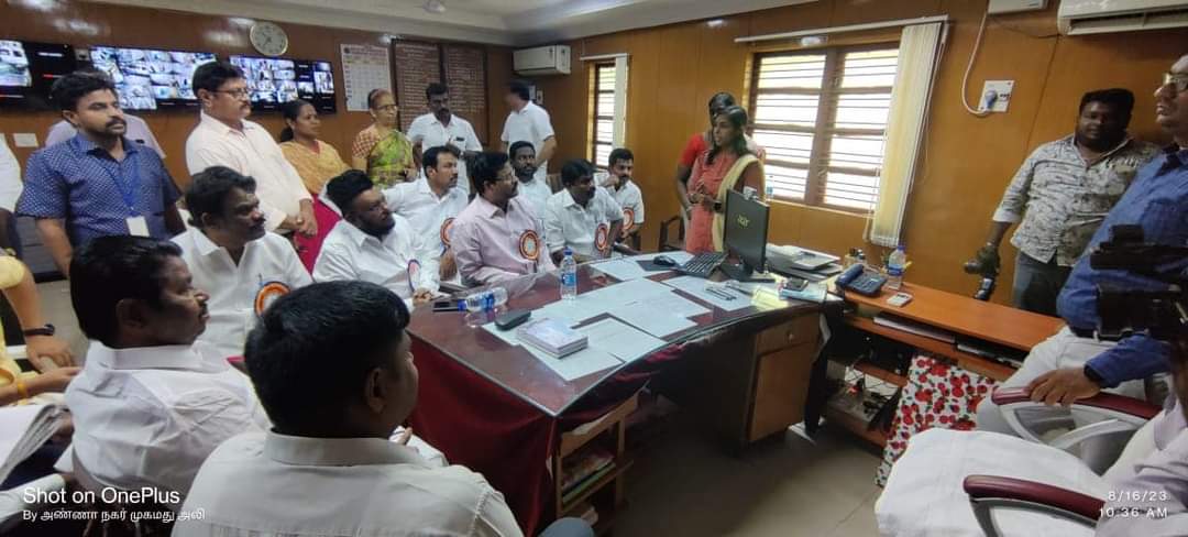 tmmkhqofficial's tweet image. மேலப்பாளையம் நகர ஆரம்ப சுகாதார நிலையத்தில் மதிப்பீட்டுகுழு குழுக்களோடு  சென்று ஆய்வு செய்த மமக தலைவர்

@jawahirullah_MH
@GAnbalagan_
#jawahirullahmla #Papanasam  #mmkmla #TMMKMEDIA #mmkitwing
m.facebook.com/story.php?stor…