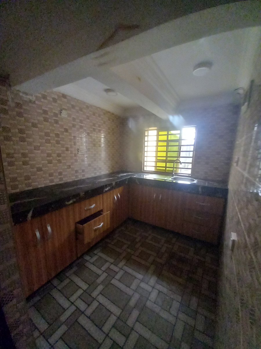 iPropertyNG's tweet photo. Clean Miniflat at Phillip Majekodunmi Estate, Puposhola area, New Oko-Oba, Lagos. 
Features: Pop finishing, 2toilets, water heater, TV console, chandelier and in a very cool neighbourhood &amp; compound. Call or WhatsApp Chat: 07033662224. https://t.co/9iqEUz2Vta