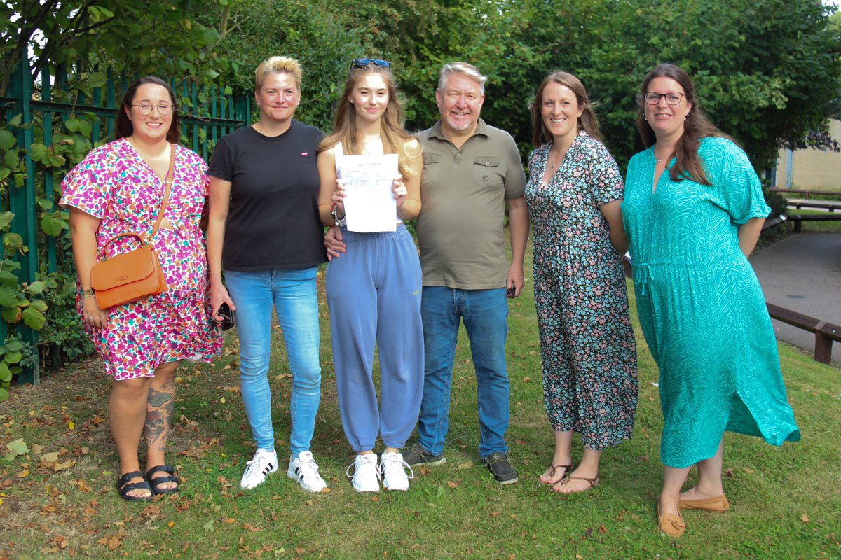 FulstonFamily's tweet photo. Sixth Form students smash A Levels again at FMS! 👊🏻💥

We are so proud of each and every one of you. Read the full story here ⬇️

📲 https://t.co/PlWTDS5rnp

#ALevel #ResultsDay #TeamSixthForm #FulstonFamily https://t.co/ZJpxjOhlOR
