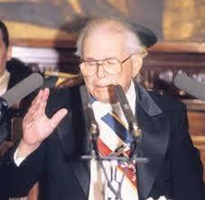 El dominicanos no vota ni por percepción,ni por encuesta,ni por tasa de rechazo los dominicanos votan por la economía de su bolsillo y por su comida segura.
Termino la cita.
JUAQUIN BALAGUER